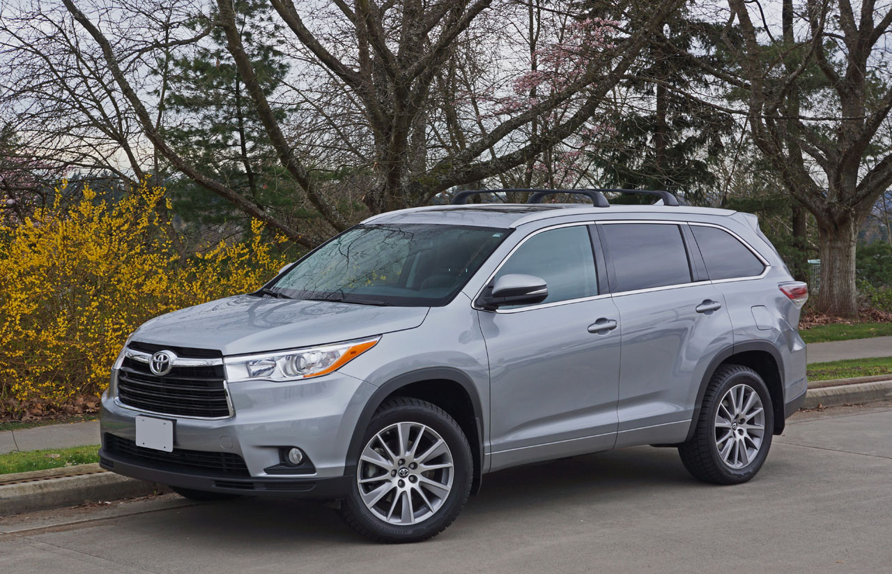 2016 Toyota Highlander XLE AWD Road Test Review | The Car Magazine