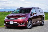 2017 Chrysler Pacifica Hybrid Platinum