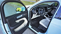 2020 Volvo XC40 T5 AWD Momentum