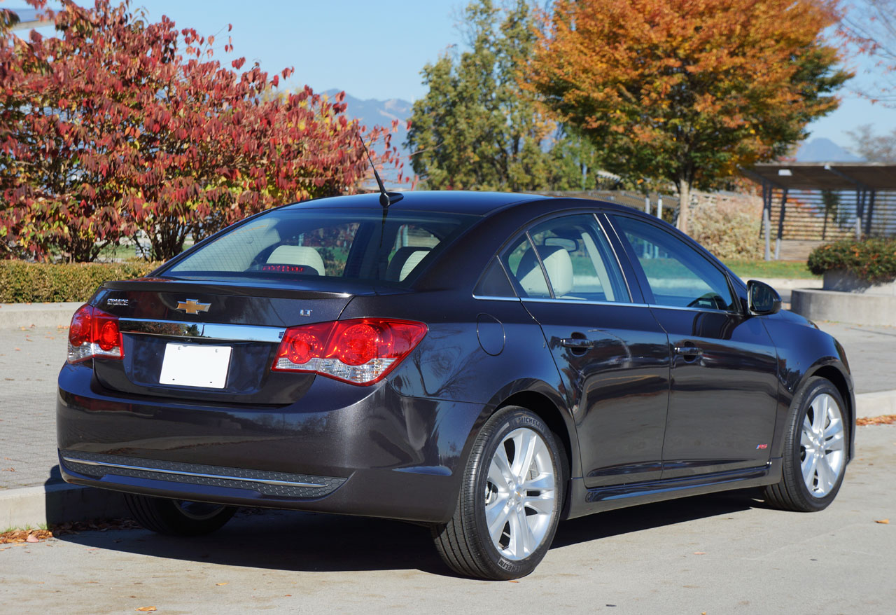 2014 Chevrolet Cruze 2LT RS Road Test Review | The Car Magazine