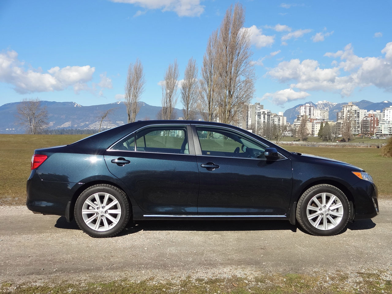 2014 Toyota Camry XLE Road Test Review The Car Magazine