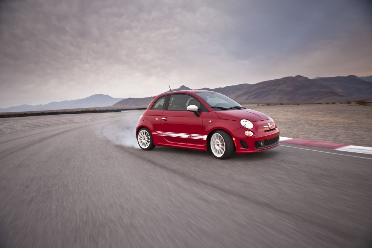 Fiat 500 Abarth красный