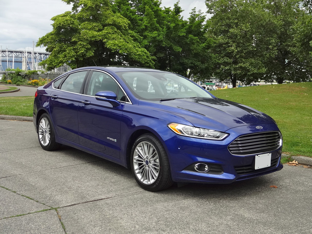 2015 Ford Fusion Hybrid SE Road Test Review | The Car Magazine