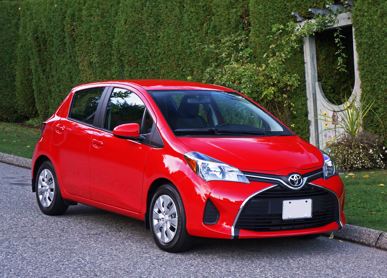 Тойота ярис хэтчбек. Toyota Yaris 2015. Тойота Ярис хэтчбек 2015. Toyota Yaris 4.