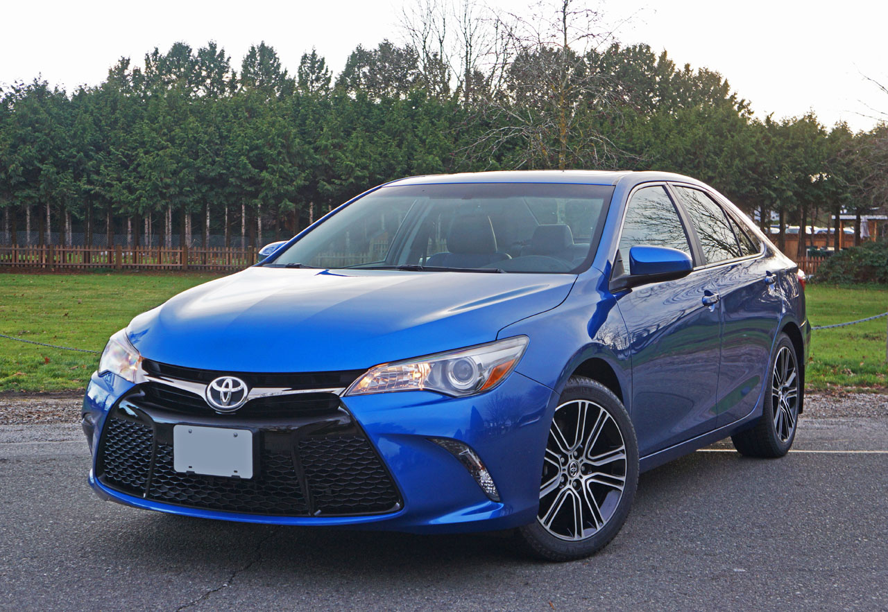 Toyota Camry SE Special Edition 2016: Perpaduan Elegansi dan Performa yang Memikat
