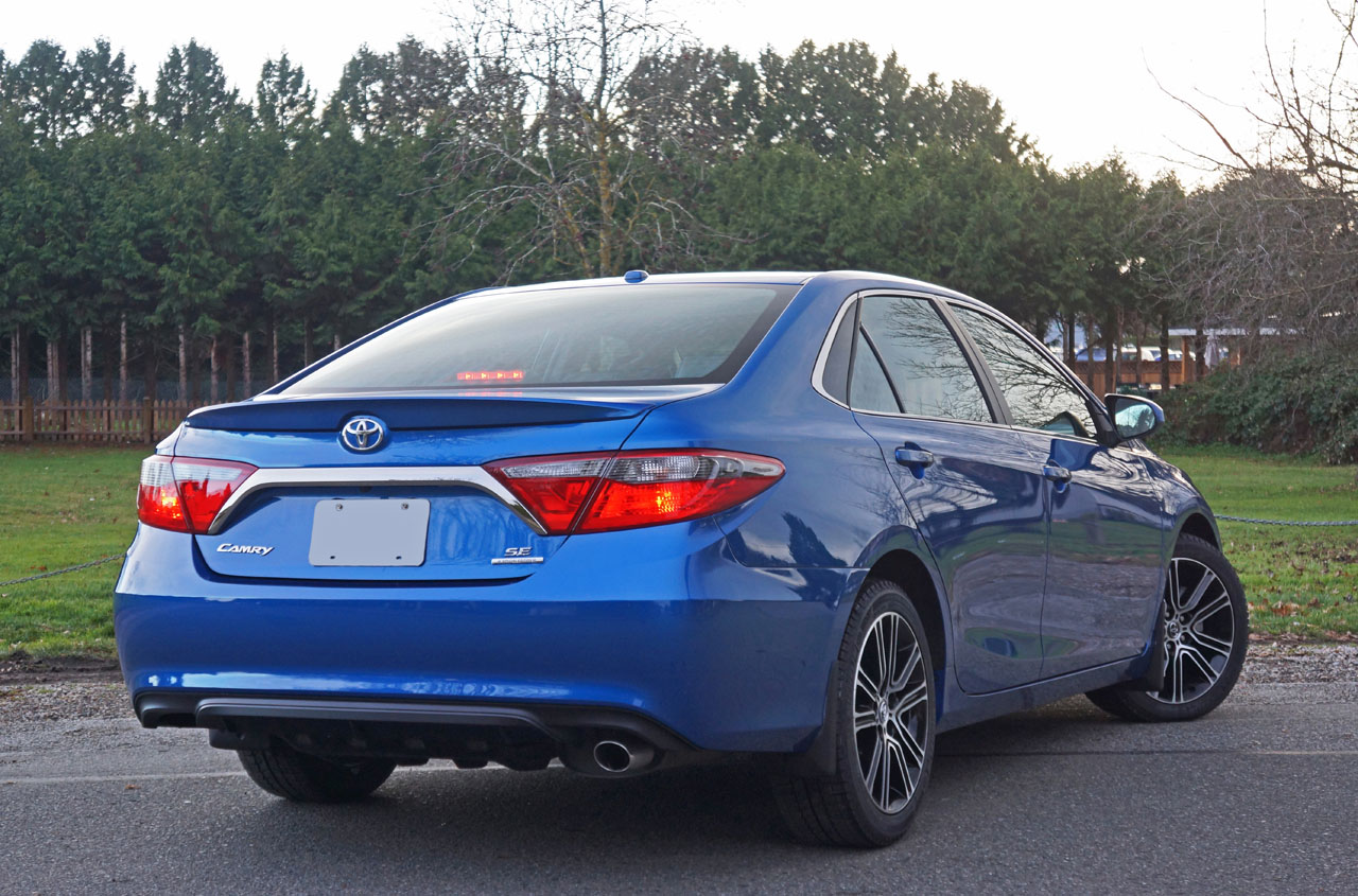 Toyota Camry SE Special Edition 2016: Perpaduan Elegansi dan Performa yang Memikat