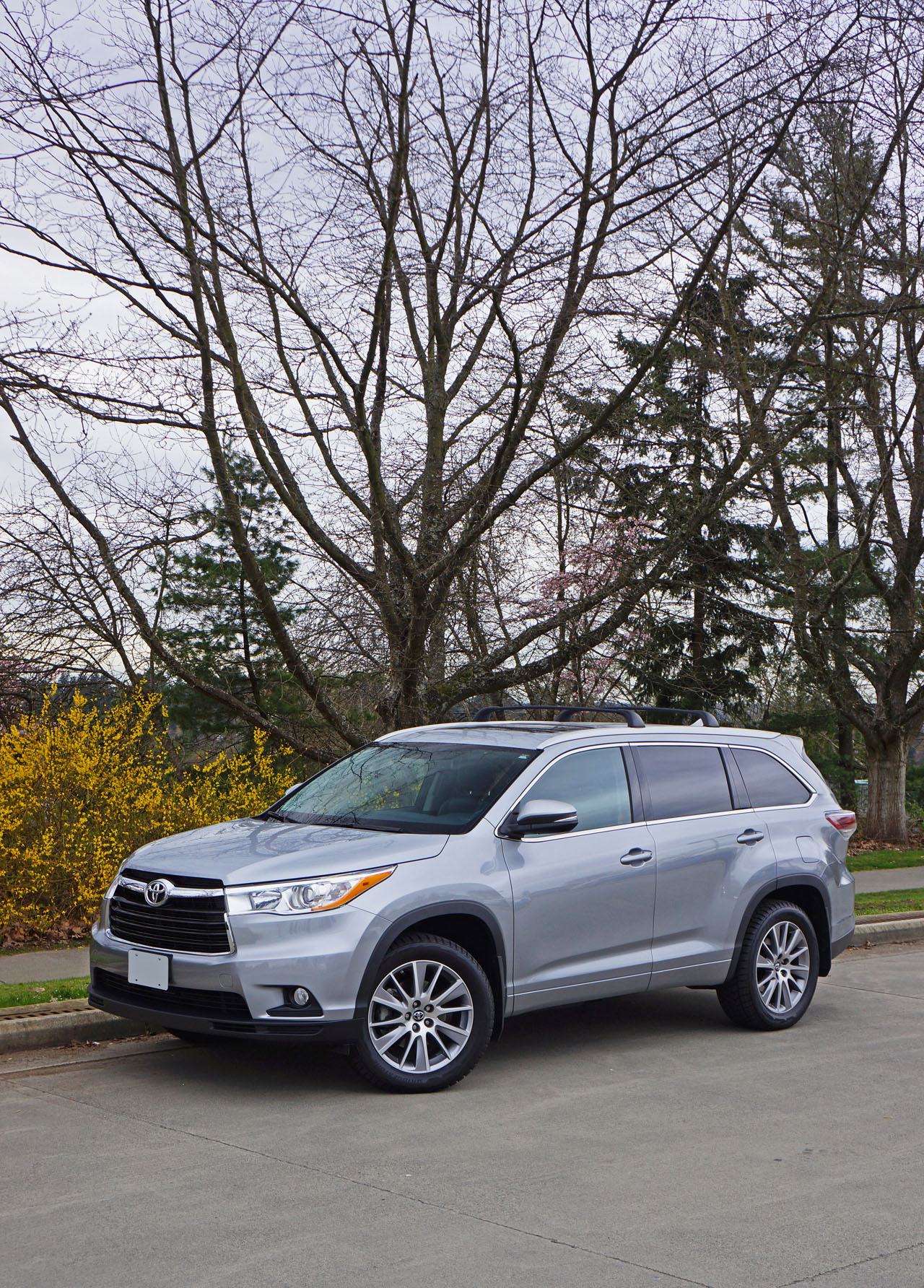 2016 Toyota Highlander XLE AWD Road Test Review | The Car Magazine