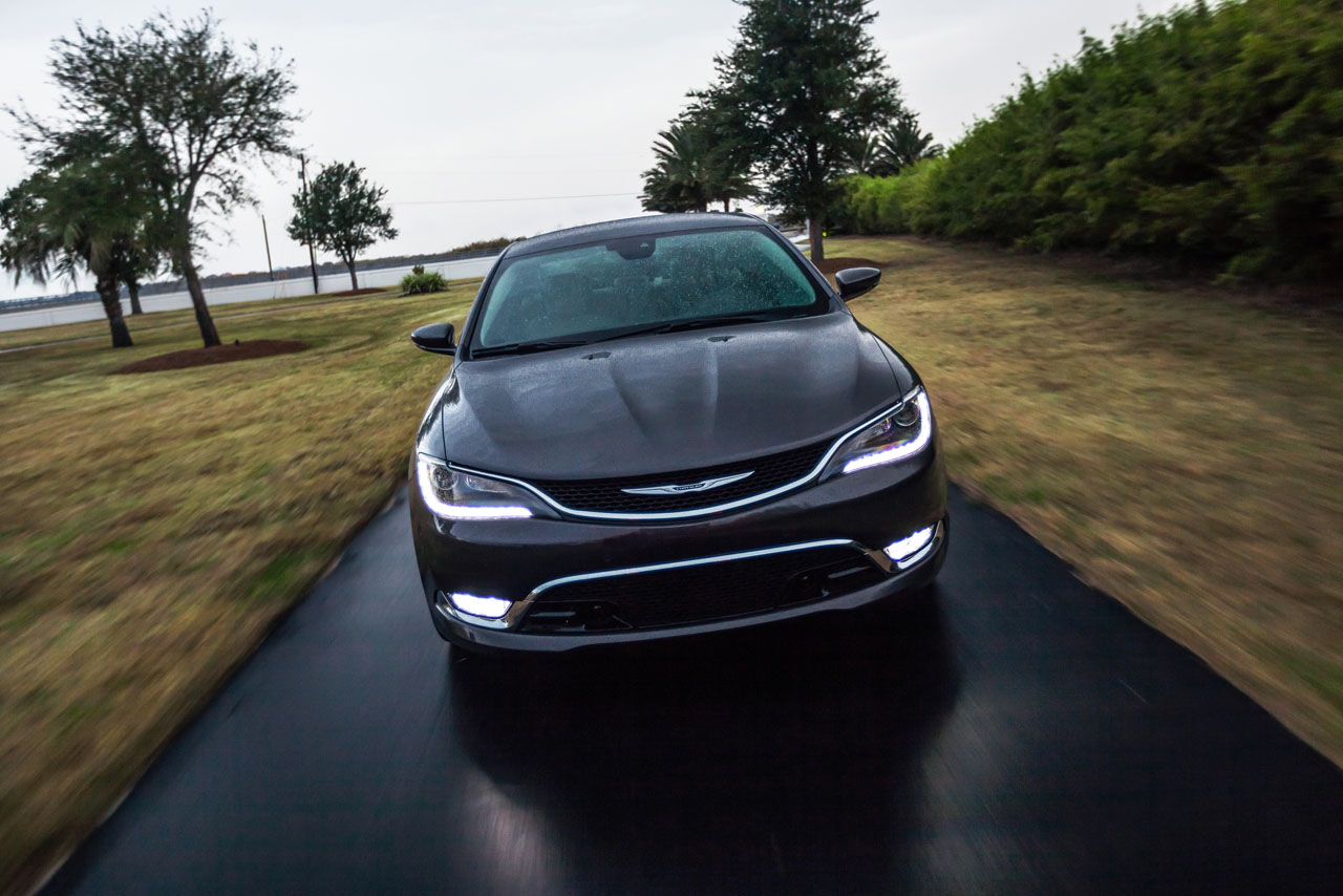 Chrysler 200 2016 салон
