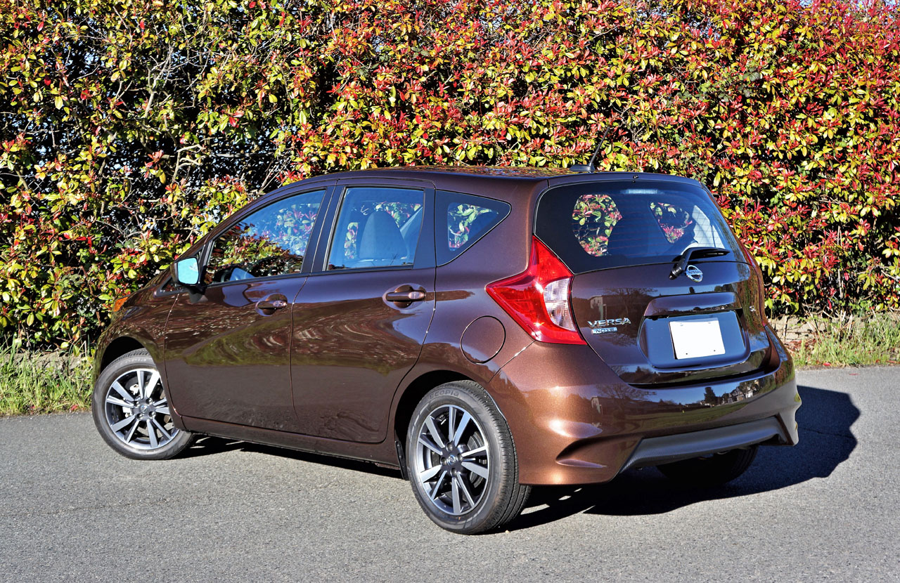 17 Nissan Versa Note Sl The Car Magazine