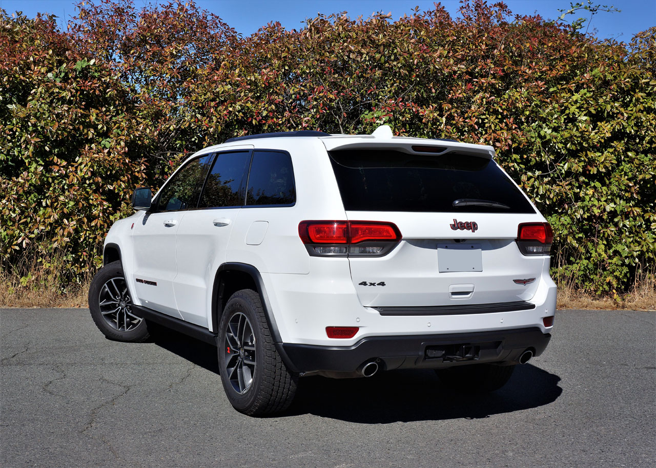 2017 Jeep Grand Cherokee Trailhawk 5.7 Hemi Road Test