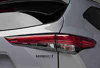The Highlander Hybrid is good for a claimed fuel economy rating of 6.7 L/100km city/highway.