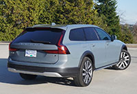 The sharp looking 2022 Volvo V90 Cross Country B6 AWD is ultra-stylish from behind.