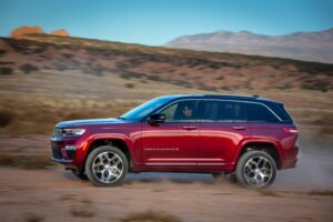 Jeep Grand Cherokee Driving Side shot