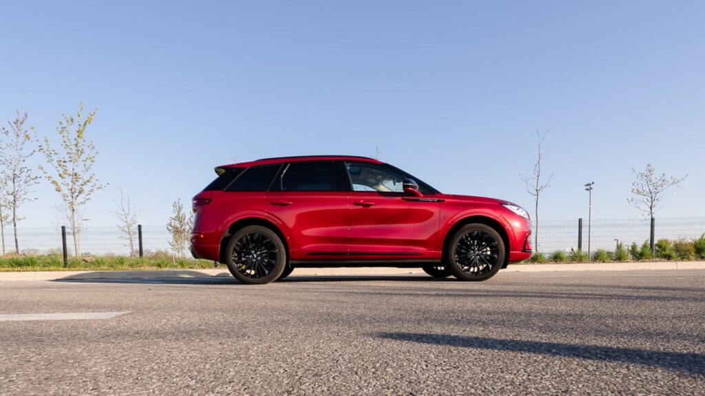 2025 Lincoln Corsair - Side Right