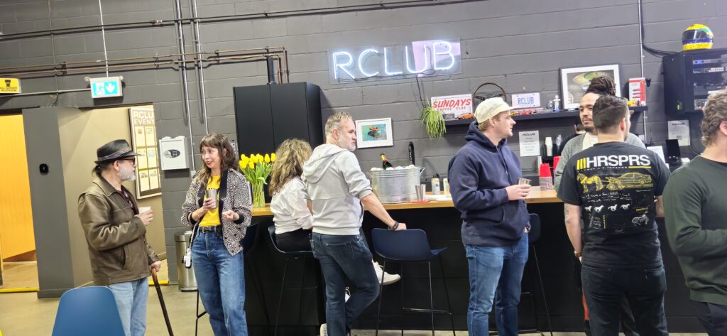 RCLUB Gathering By The Bar