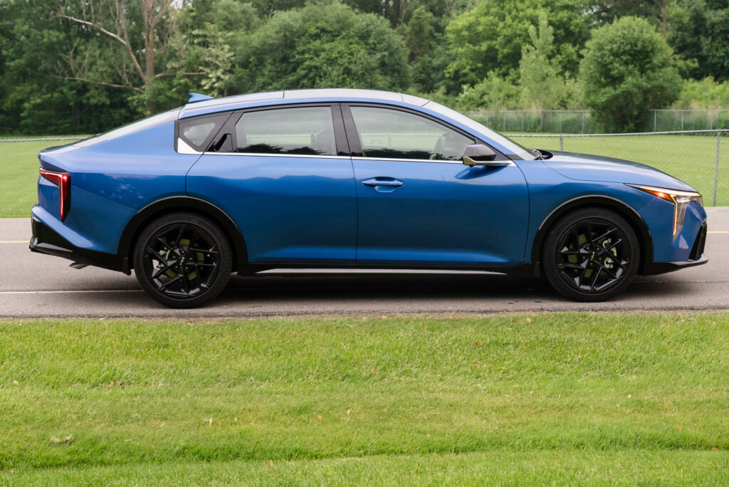 2025 Kia K4 GT-Line Turbo Limited - Side