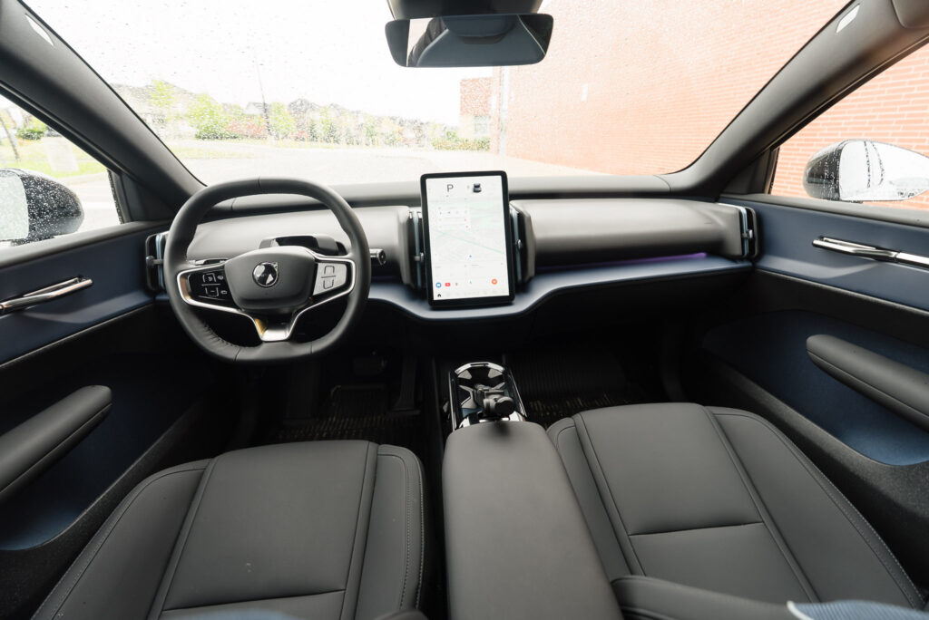 2025 Volvo EX30 - Front Seating