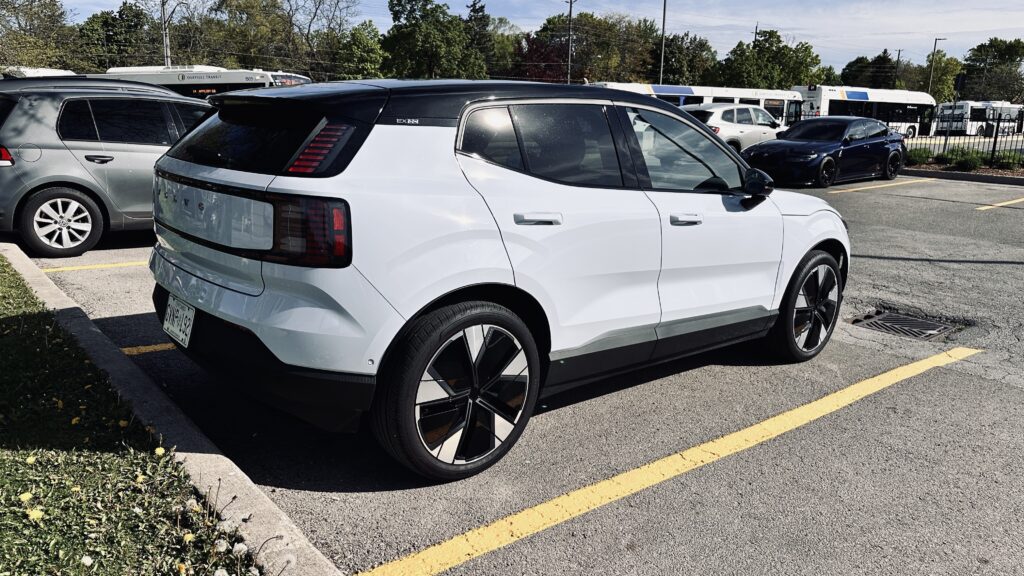 2025 Volvo EX30 - Right Rear 2