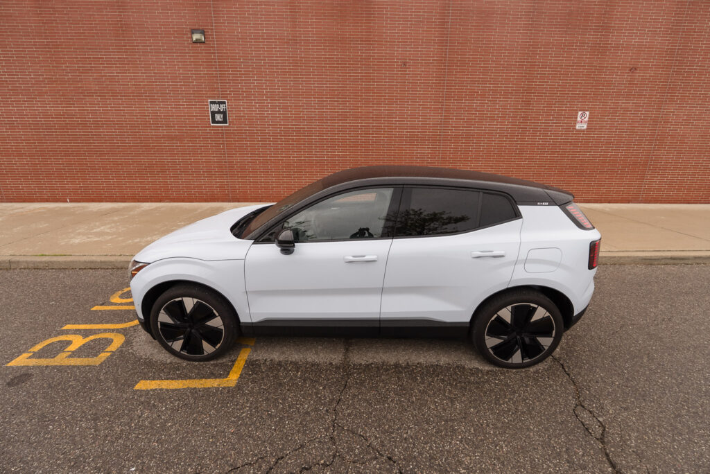 2025 Volvo EX30 - Side High