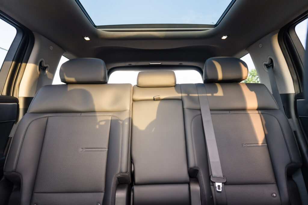 2025 Hyundai Sante Fe PHEV - Middle Row Seating