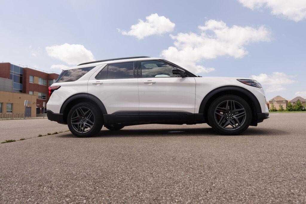 Ford Explorer - Right side