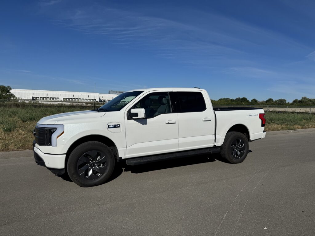 2025 Ford F-150 Lightning Front Left