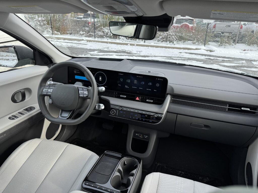 2025 Hyundai IONIQ 5 - Front Cabin