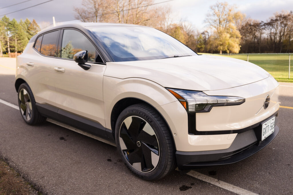 2026 Volvo EX30 - Right Front