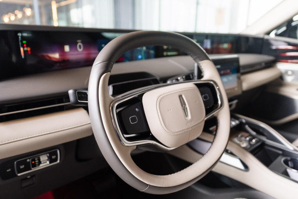 2026 Lincoln Nautilus - Front Driver