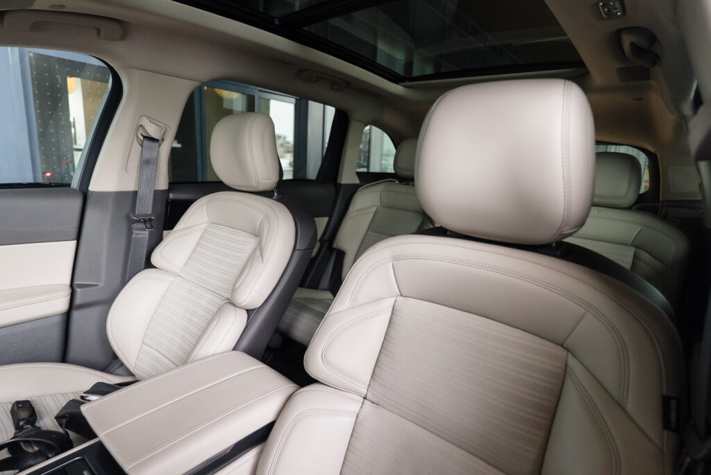 2026 Lincoln Nautilus - Front Seat