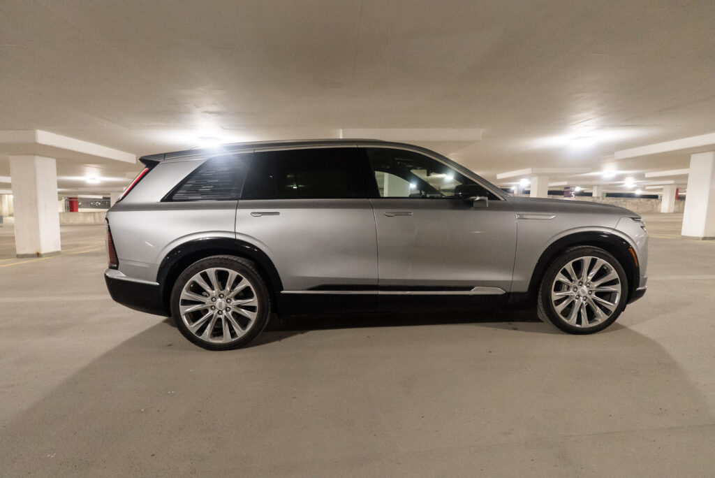 2026 Cadillac Vistiq Premium Luxury - Right Side