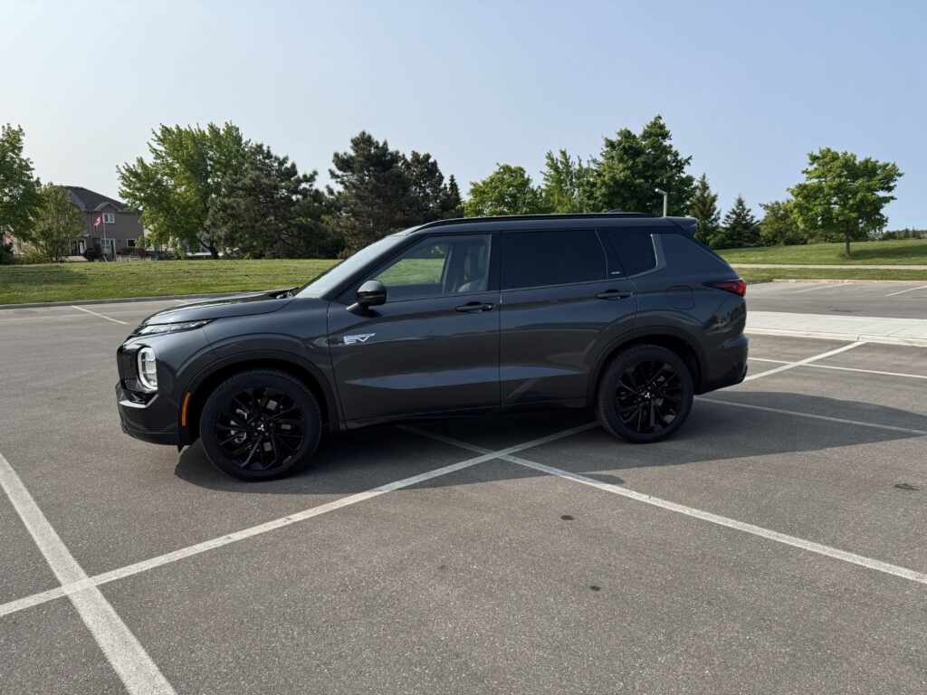 2025 Mitsubishi Outlander PHEV Noir