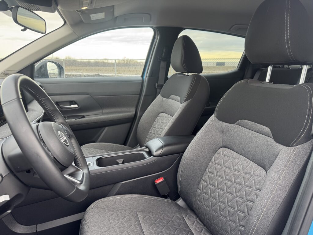 2026 Nissan Kicks SV AWD - Front Seats