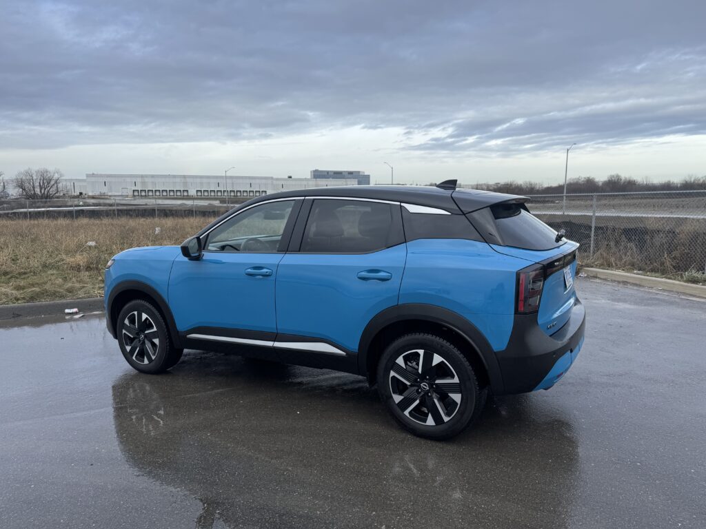 2026 Nissan Kicks SV AWD - Left side