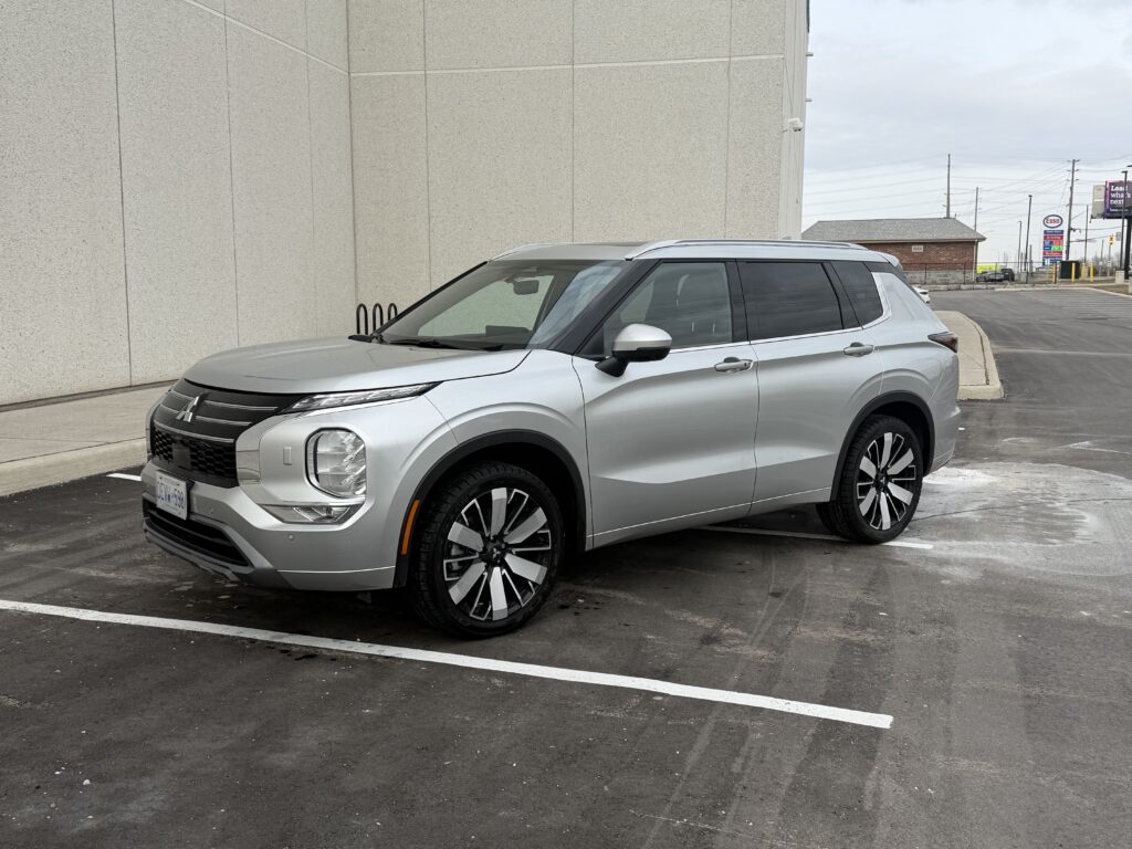 2026 Mitsubishi Outlander GT Premium - Front left