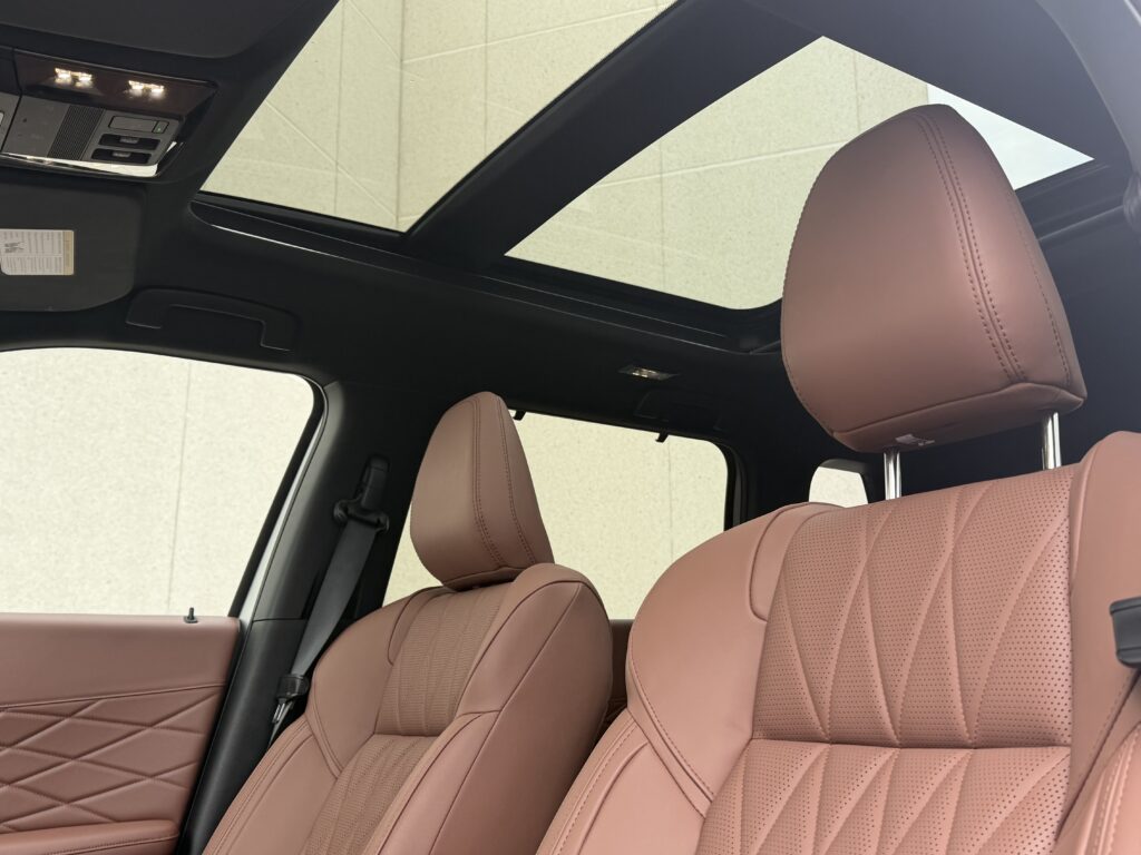 2026 Mitsubishi Outlander GT Premium - Front seats