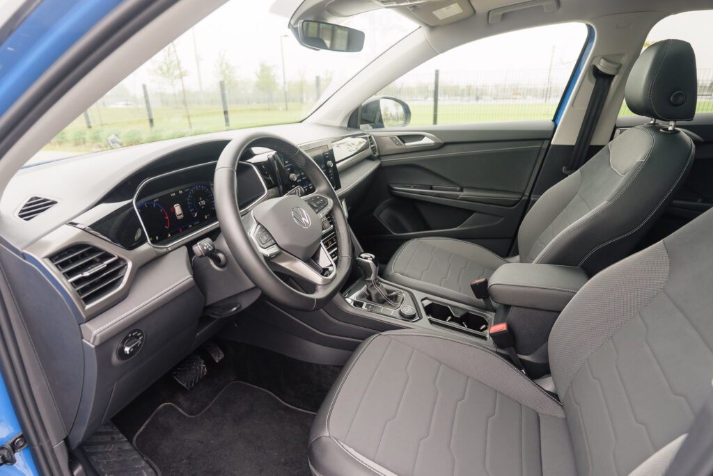 2026 Volkswagen Taos Comfortline Black Edition 4Motion - Front Driver Side