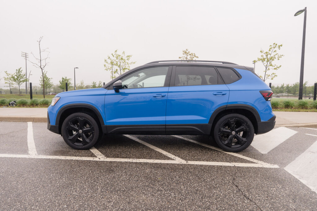 2026 Volkswagen Taos Comfortline Black Edition 4Motion - Left