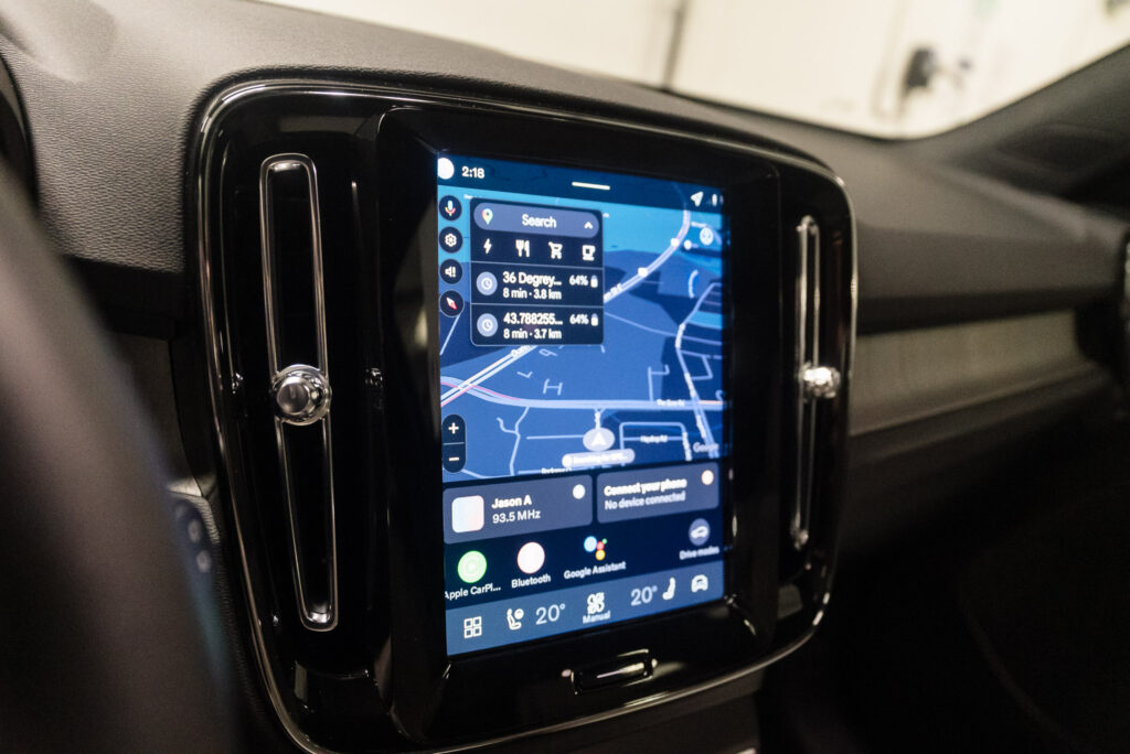 2026 Volvo EX40 - Infotainment