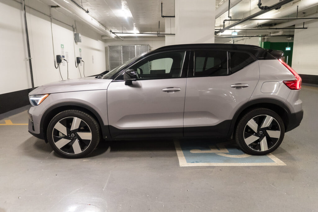2026 Volvo EX40 - Left Side