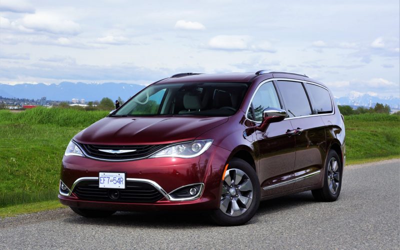 2017 Chrysler Pacifica Hybrid Platinum