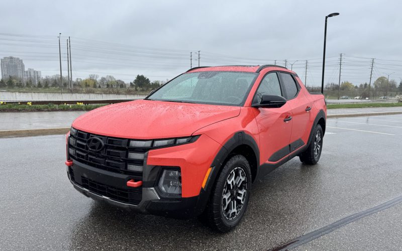 2025 Hyundai Santa Crux Front Left