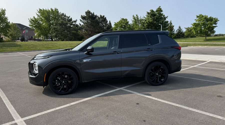 2025 Mitsubishi Outlander PHEV Noir