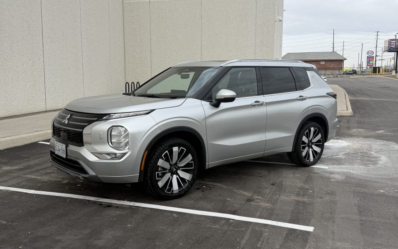 2026 Mitsubishi Outlander GT Premium - Front left