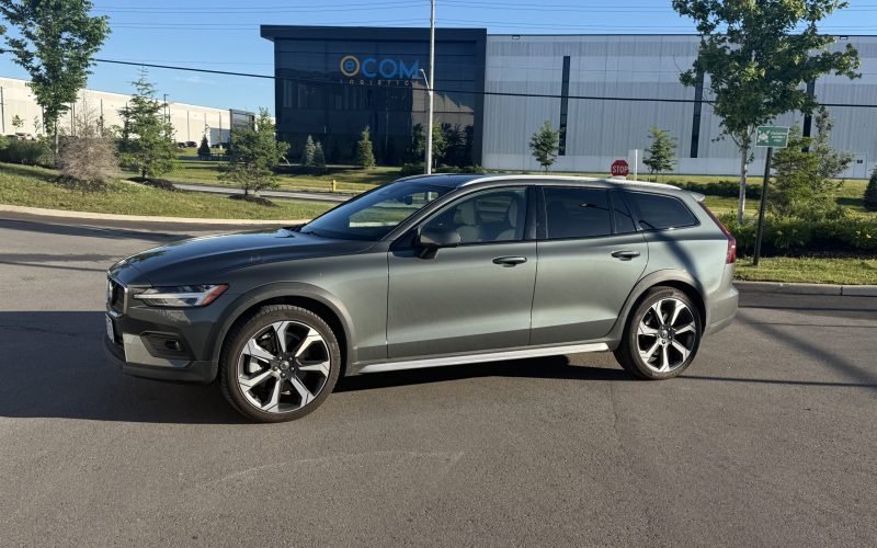2026 Volvo V60 B5 AWD Ultra Left Front