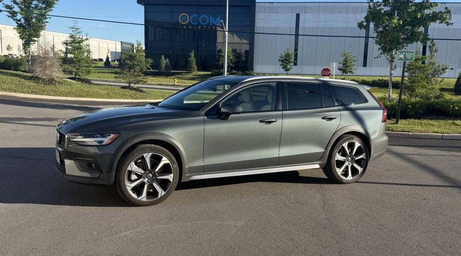 2026 Volvo V60 B5 AWD Ultra Left Front