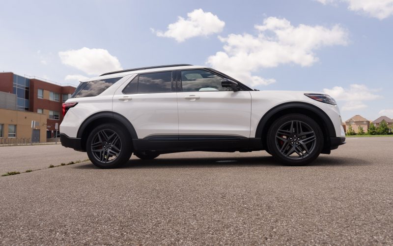 Ford Explorer - Right side