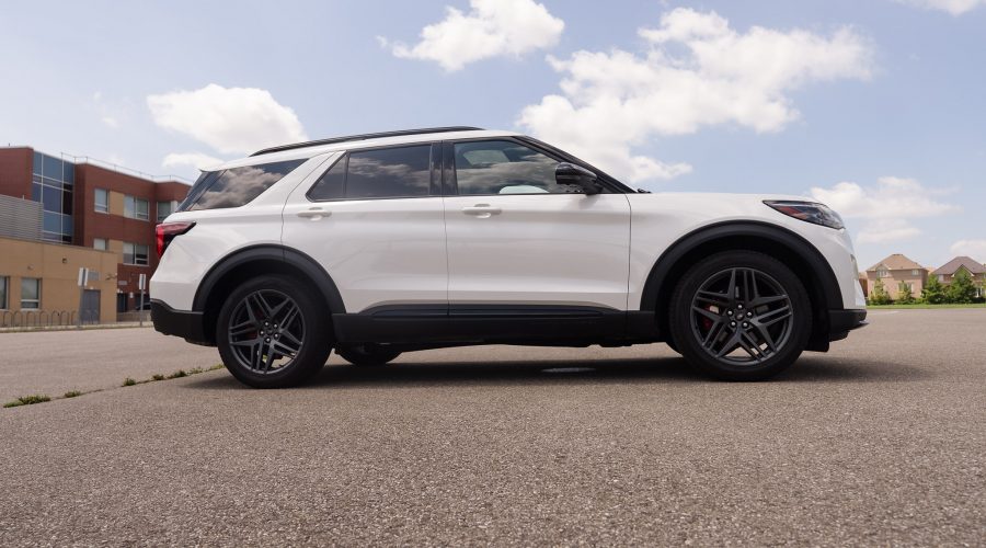 Ford Explorer - Right side